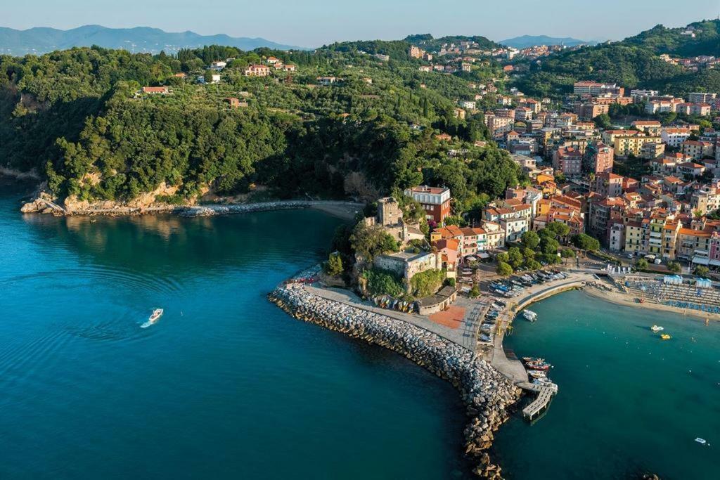 La Casa Del Pittore Ezio House Apartment Lerici Bagian luar foto